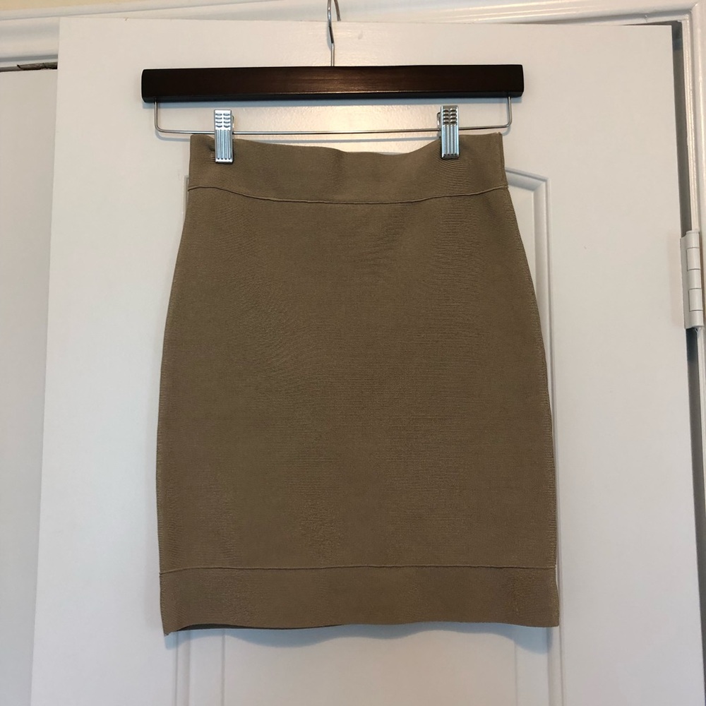 BCBG tan power skirt